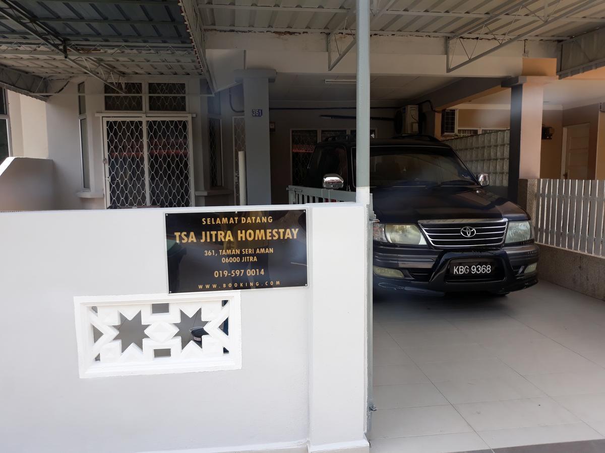 Tsa Jitra Homestay Kampong Pantai Halban Bagian luar foto